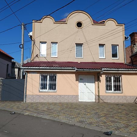 Apartments Domovik On Beregovskaya 3 Mukacheve Exterior photo